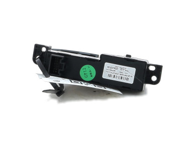 Parking brake switch - MG ZS - 10626482 - H0-6667Z