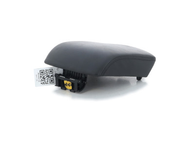 Central armrest used - Mazda MAZDA 3 - BADE64450C02