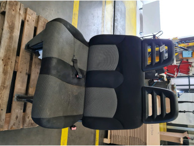 Banquette avant - Iveco DAILY V - 5801606010 - F1-7424F