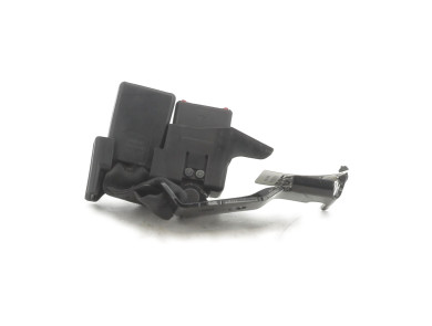 Left rear belt clip - Renault CLIO ESTATE III PH.2 - 8200649000 - Y1-3701V