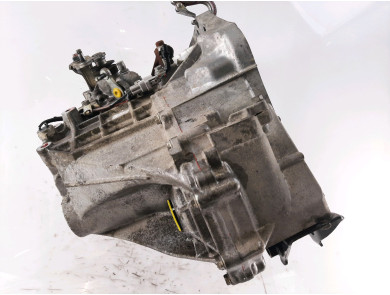 Gearbox type 3030052420 - Toyota YARIS II PH.1 - I1-9546S