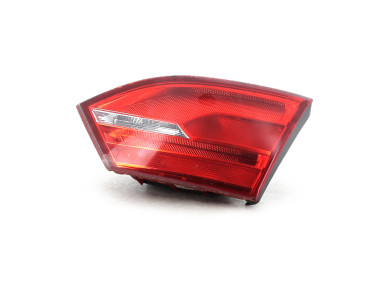Feu de coffre arrière droit - Volkswagen JETTA IV - 5C6945094 - Z1-5249J