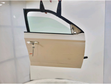 Right front door  used - Skoda FABIA - 6V0831056A