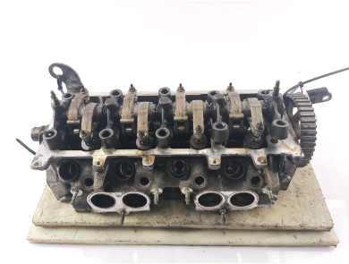 Cylinder head used - Peugeot 206 - 0200 W1