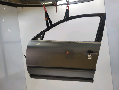 Left front door used - Volkswagen PASSAT - 3B4831051 BE