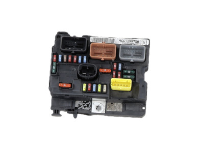 BSM - Peugeot 207 - 9667199780 - X1-3428U
