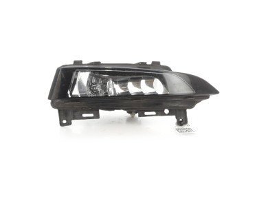 Right front fog light used - Skoda SCALA - 657941700