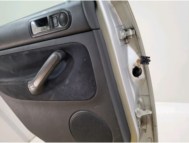 Porte arrière gauche - Volkswagen GOLF IV - Gris Clair - 1J6833055F - K1-8068R