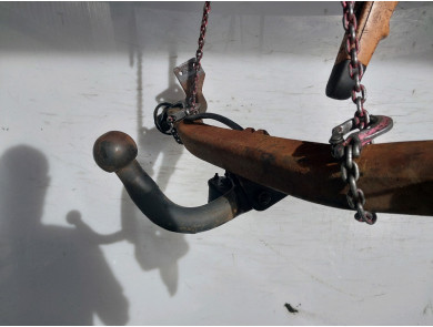 Hitch - Citroen C2 - Rouge Fonce - 01166 - U1-8573Y