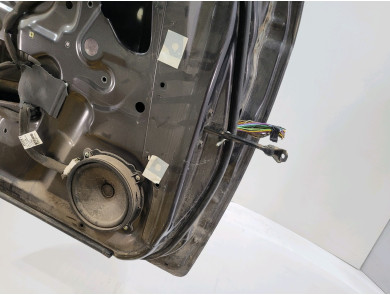 Left front door - Chevrolet CAPTIVA PH.2 - Gris Clair - 42352069 - Z1-4469Y