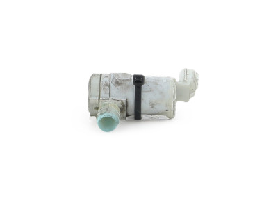 Washer fluid pump used - Isuzu D MAX - 8-97314-350-0