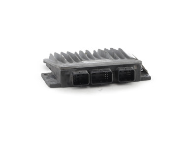 Calculateur moteur - Dacia SANDERO I - 8201002106 - V1-6974V