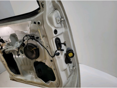 Left front door - Opel COMBO D - Blanc - 95530983 - R1-8637S