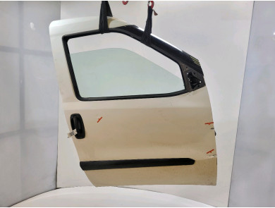Right front door  used - Opel COMBO - 95530929