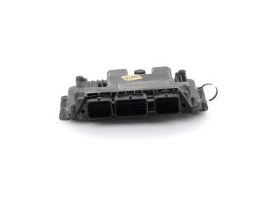 Engine calculator used - Renault MEGANE - 8200305678