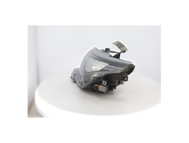 Left headlight used - Toyota AURIS - 8117002K30