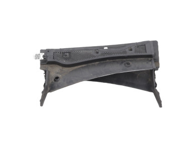 Windshield bay