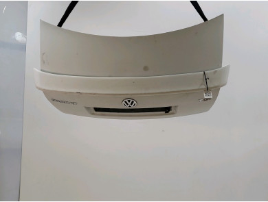 Boot used - Volkswagen PASSAT - 3B5827025AK