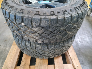 COMPLETE WHEEL SET OF TWO REAR - Jeep WRANGLER - GPA-26-0047111 - U0-8630S