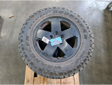 COMPLETE WHEEL SET OF TWO REAR - Jeep WRANGLER - GPA-26-0047111 - U0-8630S