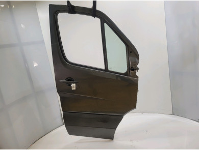 Right front door  used - Mercedes SPRINTER - A9067200105