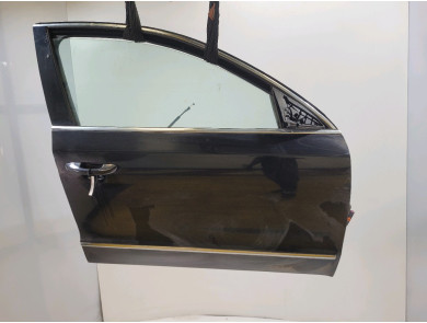 Right front door  used - Skoda SUPERB - 3T0831056