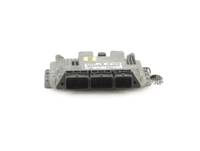 Calculateur moteur - Renault TRAFIC II PH.2 - 8200935115 - L1-8803T