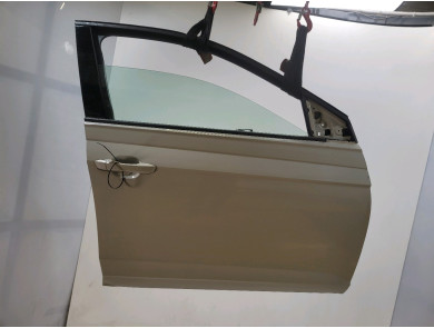 Right front door  used - Volkswagen POLO - 2GS831056K