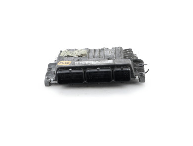 Engine calculator used - Renault SCENIC - 237100777R