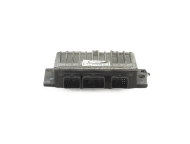 Engine calculator used - Renault CLIO CAMPUS - 8200513076