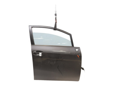 Right front door  used - Toyota VERSO - 670010F020