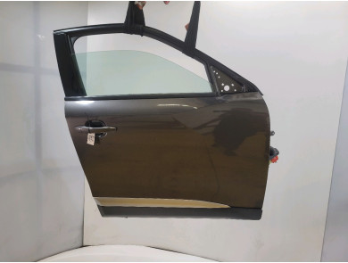 Right front door  used - Peugeot 2008 - 9831047380