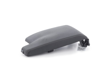 Central armrest used - Jaguar F-PACE - T2H2389