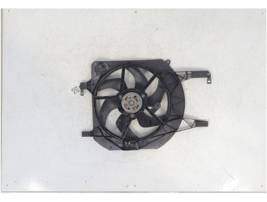 Radiator fan + mounting used - Renault TRAFIC - 7701069897