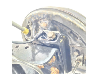 Rear axle - Renault CLIO III PH.1 - 7701477390 - X1-2883A