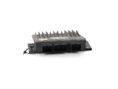 Engine calculator used - Renault CLIO CAMPUS - 8200911562