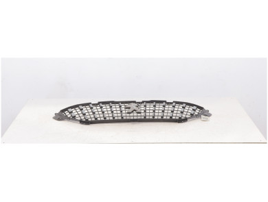 Grille used - Peugeot 2008 - 98 141 334 80