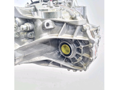 Gearbox type 303000D330 - Toyota YARIS III PH.2 - W1-5786P