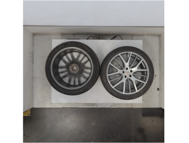Lot de 2 roues complètes arrières - Maserati LEVANTE - GPA-26-0051056 - E1-4387X