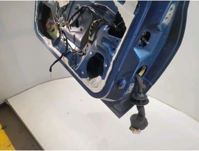 Left front door - Peugeot 406 PH.2 - Bleu Clair - 9002Q3 - E1-9339E