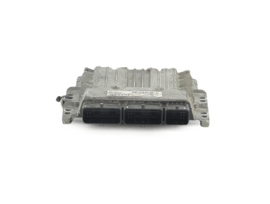 Engine calculator used - Renault MEGANE - 237104833R