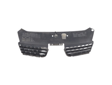 Grille used - Renault CLIO - 8200113999