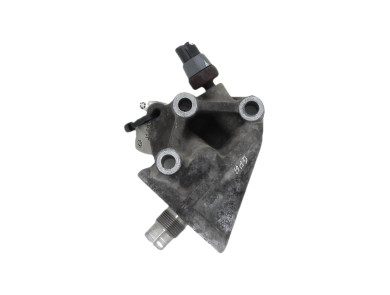 Oil filter mounting - Toyota RAV4 2.0 D4D - 1560927010 - J1-6934G