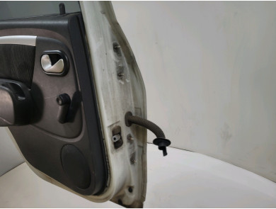 Rear left door - Dacia SANDERO I - Blanc - 821018232R - Y1-0971T