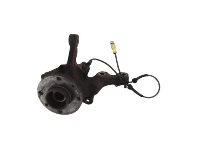 Right steering knuckle - Renault CLIO CAMPUS II PH.1 - 8200207313 - X1-8984K