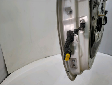 Right door (3-door models only) - Renault TWINGO II PH.2 - Blanc - 801008682R - Q1-9231A