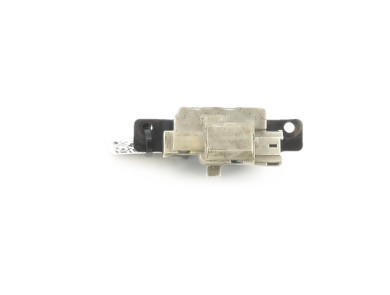 Serrure de hayon - Renault CLIO III PH.1 - Rouge Clair - 8200947699 - Q1-4904U