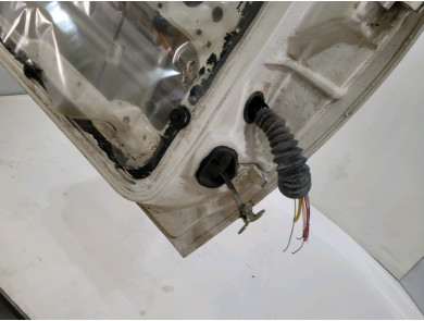 Left door (3-door models only) - Volkswagen POLO III PH.1 - Blanc - 6N3831055M - P1-7772S