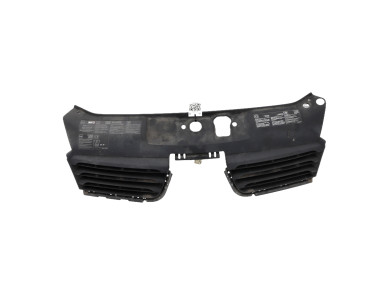 Grille used - Renault CLIO - 8200272056