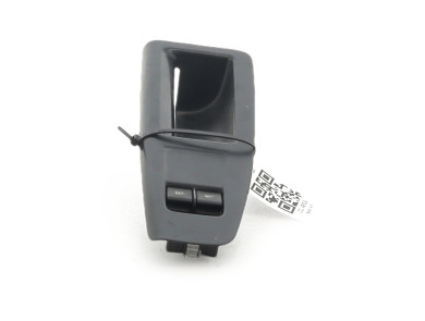 Platine de commande lève-vitre gauche - Volkswagen POLO IV PH.1 - 6Q0837581B82V - E0-8172Z